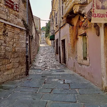 Old Town Apartment Pula Exterior photo